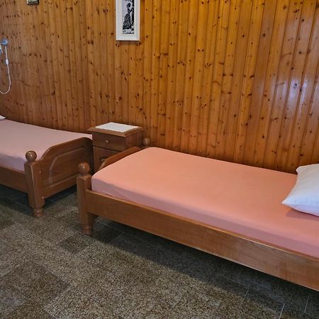 סנג' Apartments Mladenka מראה חיצוני תמונה