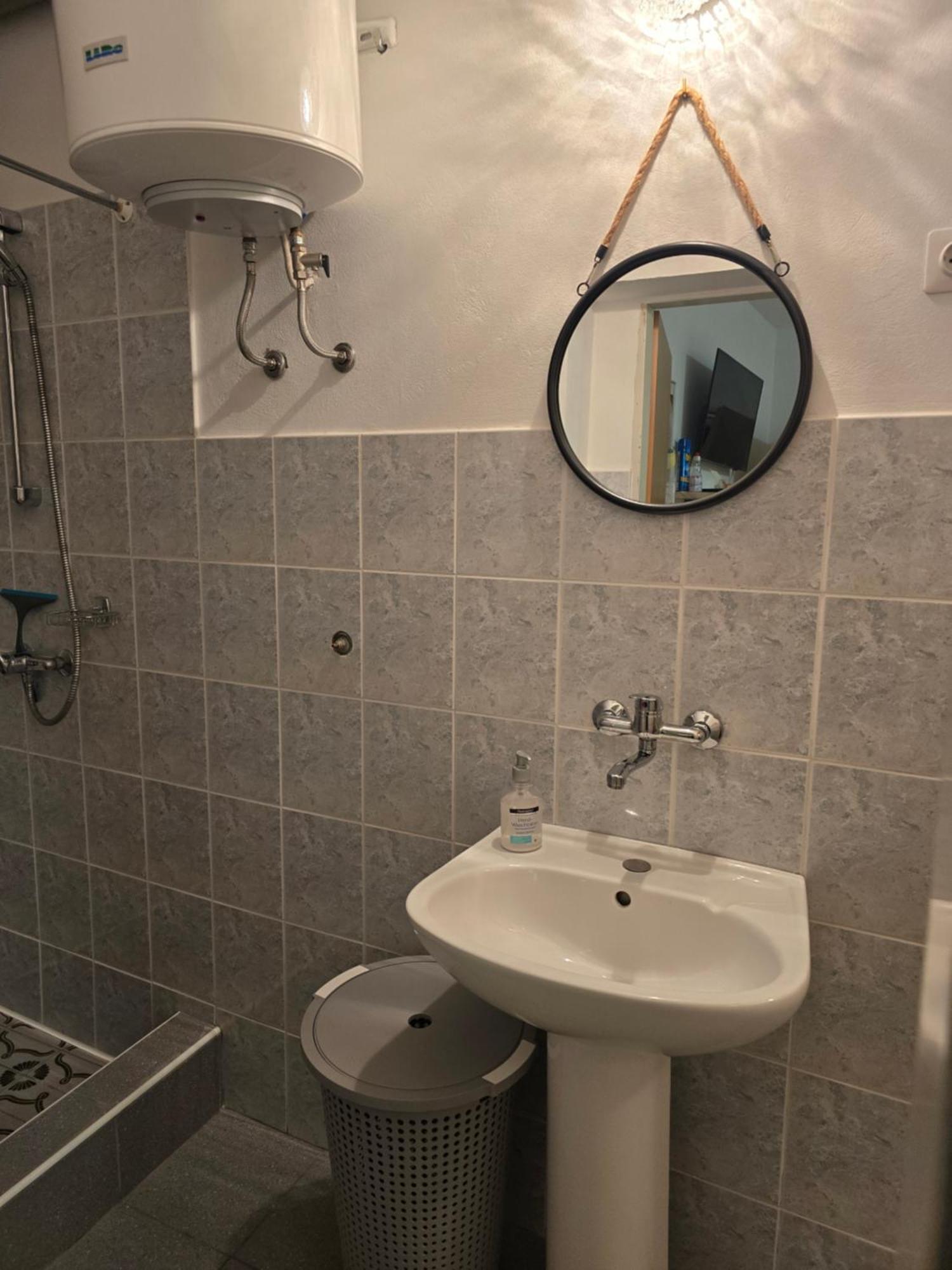 סנג' Apartments Mladenka מראה חיצוני תמונה