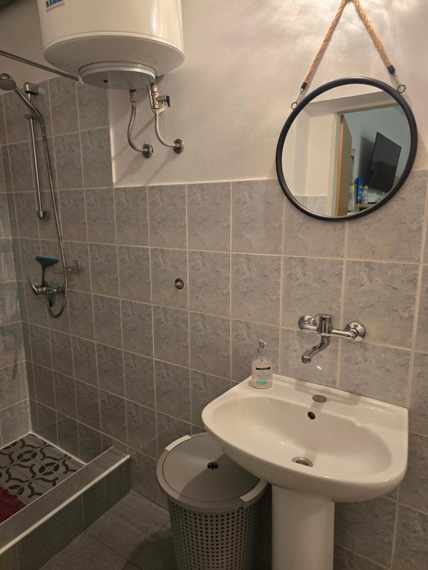 סנג' Apartments Mladenka מראה חיצוני תמונה
