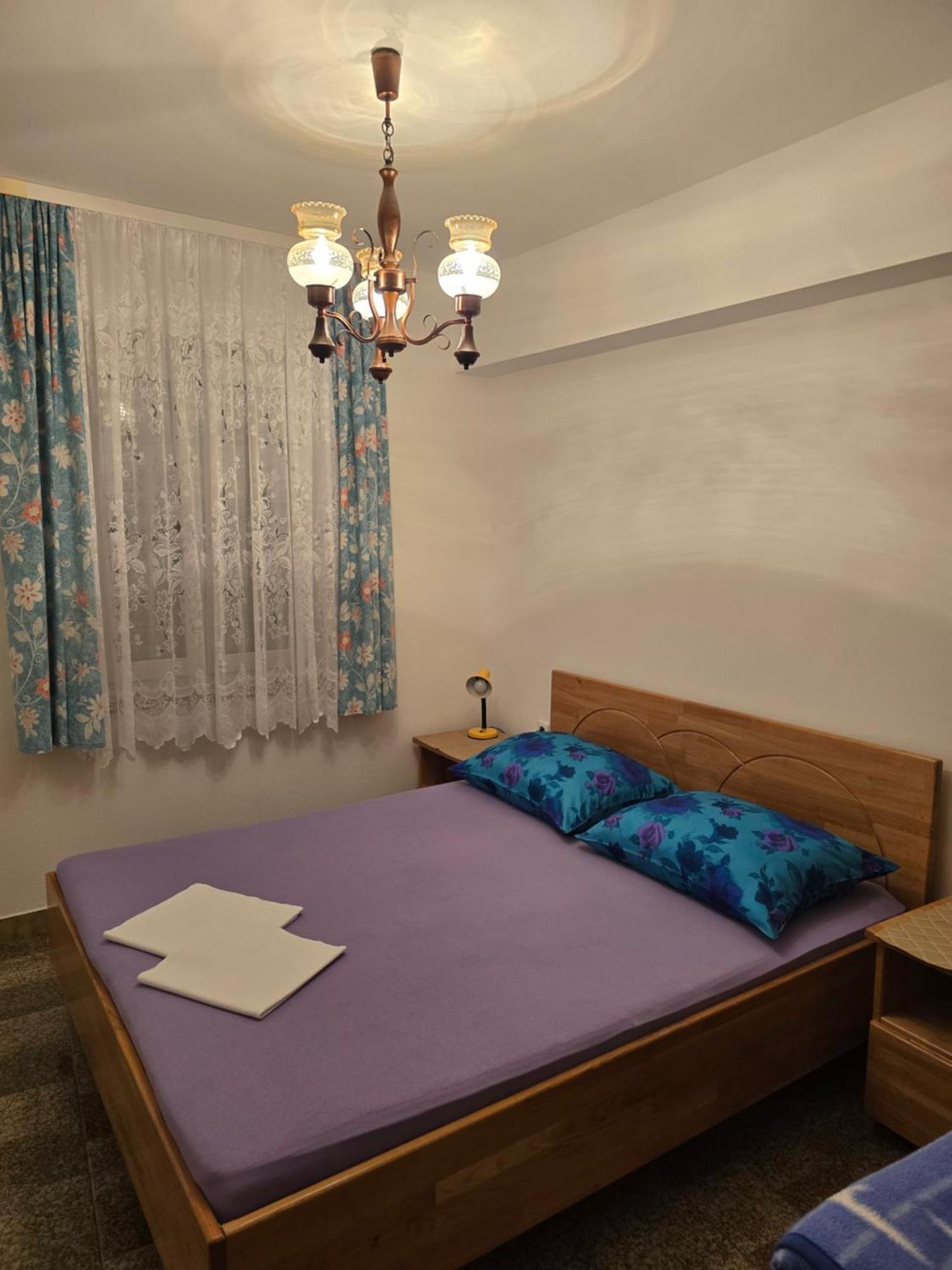 סנג' Apartments Mladenka מראה חיצוני תמונה