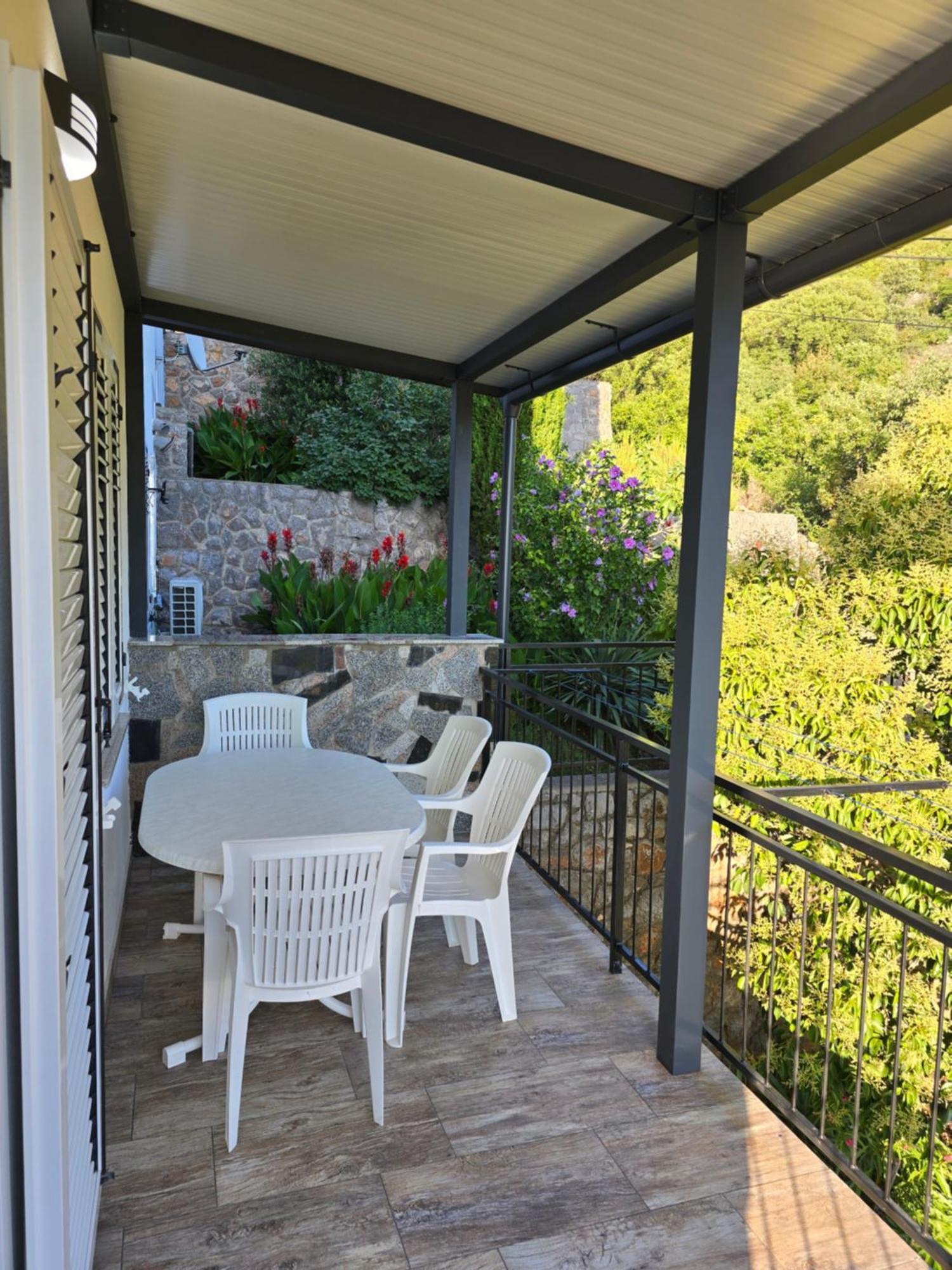 סנג' Apartments Mladenka מראה חיצוני תמונה