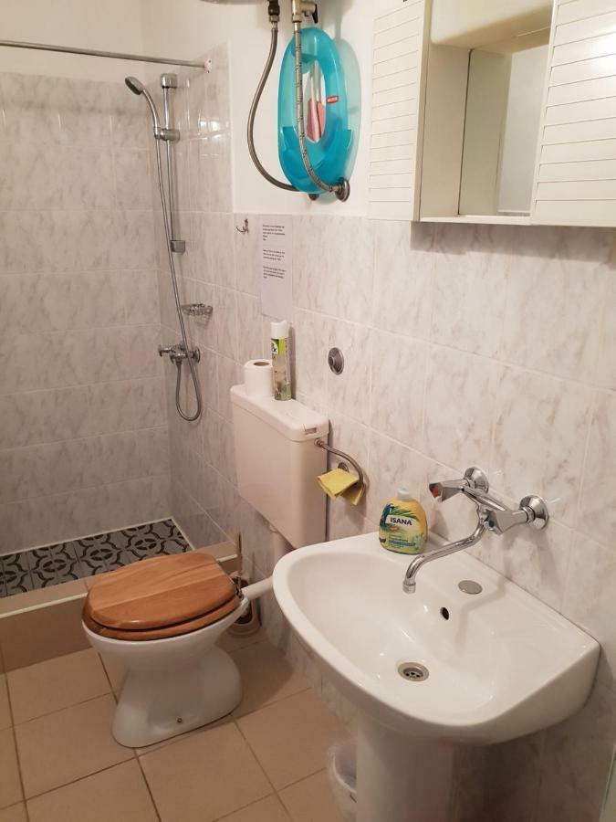 סנג' Apartments Mladenka מראה חיצוני תמונה