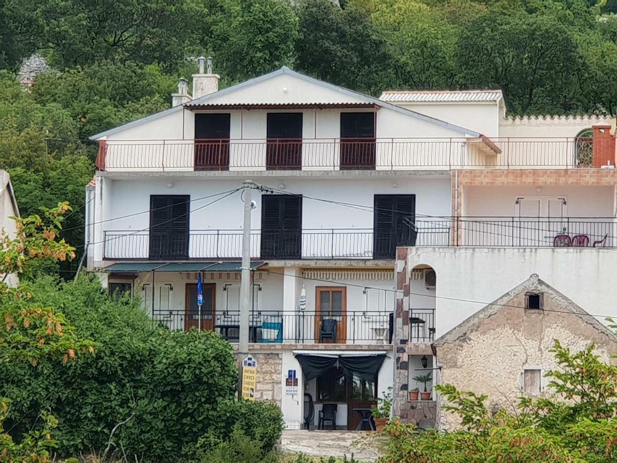 סנג' Apartments Mladenka מראה חיצוני תמונה